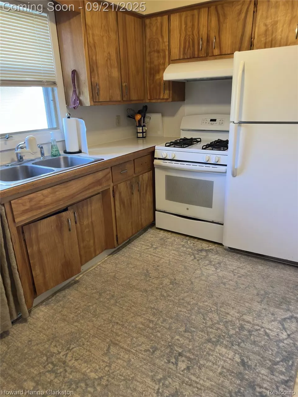 Kitchen - 2014 Monteith St, Flint, MI 48504 photo 3 of 3