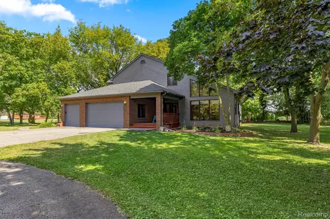 18990 Beck Rd, Northville, MI 48168
