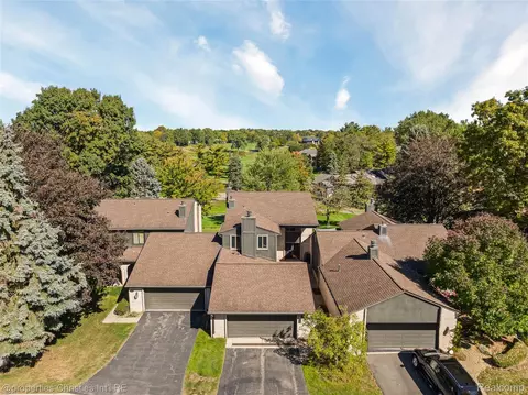 1992 Bent Tree Trl, Bloomfield Hills, MI 48302
