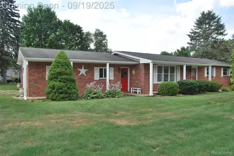 68 Meadow Ln, Elba, MI 48446