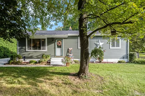 1463 Ida Ct, Mount Morris, MI 48458