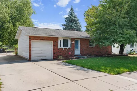 9381 Pardee Rd, Taylor, MI 48180