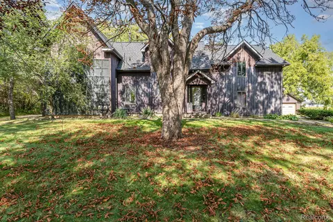 5430 Tittabawassee Rd, Kochville, MI 48604