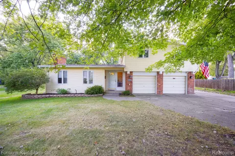 22231 Cass St, Farmington, MI 48335