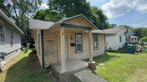 2005 Ray St, Lansing, MI 48910