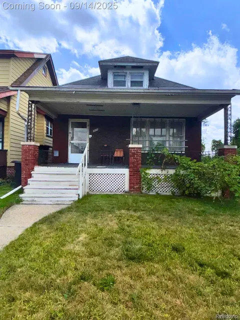 8056 Lynch Rd, Detroit, MI 48234