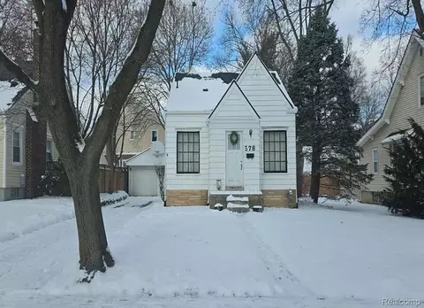 578 Hartsough St, Plymouth, MI 48170