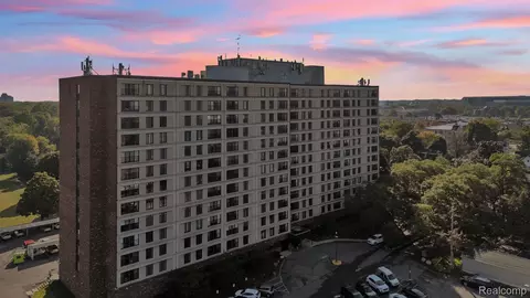 21800 Morley Ave #1104, Dearborn, MI 48124