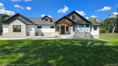 4789 Lakeshire Dr, Marion, MI 48843
