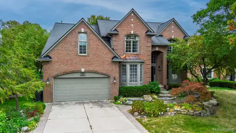 620 Appoline Ct, Rochester, MI 48307