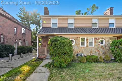 20201 Stratford Rd, Detroit, MI 48221
