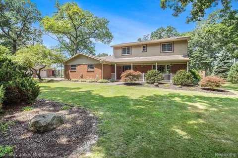 8900 Rickett Rd, Green Oak, MI 48116