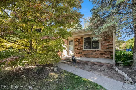 23315 Lawson Ave, Warren, MI 48089