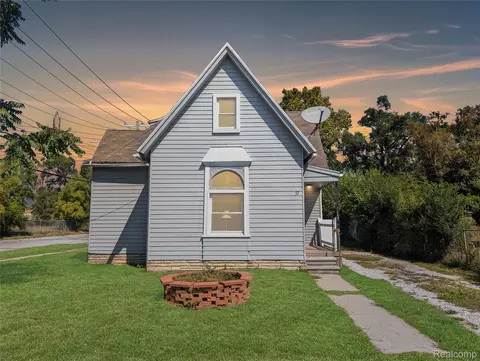 32 Labadie St, Ecorse, MI 48229