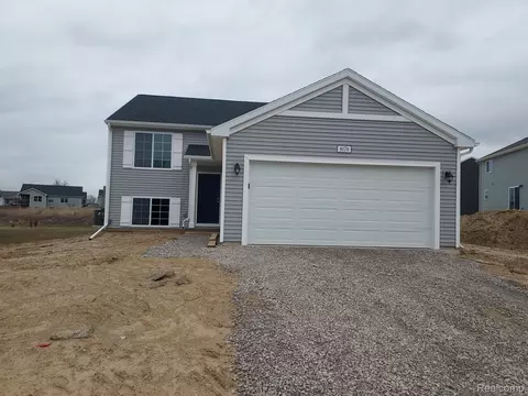 8170 Moonlight Creek Ln, Handy, MI 48836