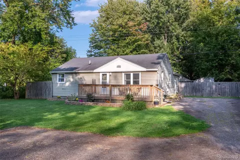4034 Genesee, Flint, MI 48506