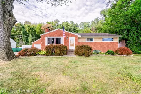 1867 N Parent St, Westland, MI 48185