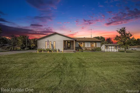 598 Tennessee Ave, Marysville, MI 48040