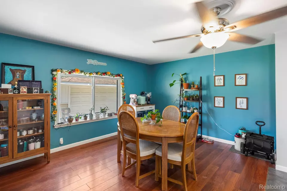 Dining - 22527 Avon St, Saint Clair Shores, MI 48082 photo 2 of 2