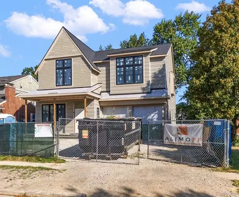 2263 Manchester Rd, Birmingham, MI 48009
