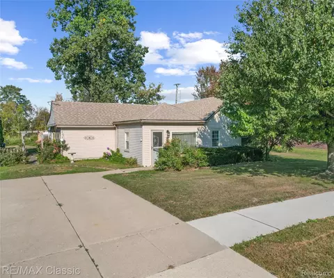 2185 Oakview Dr, Canton, MI 48187