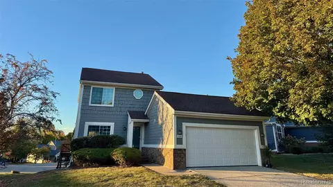 31063 Columbia Dr, Novi, MI 48377