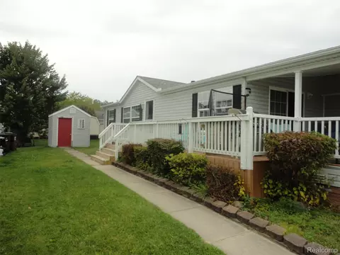 983 Tanners Lndg, Raisinville, MI 48161