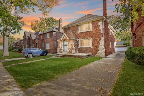 4850 Grayton St, Detroit, MI 48224