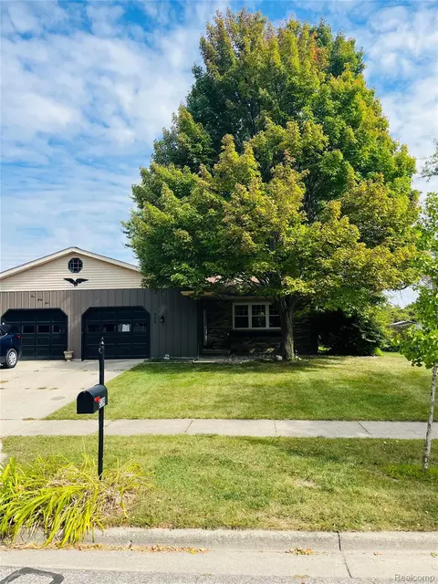 539 Zehnder Dr, Frankenmuth, MI 48734
