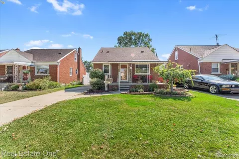 13487 Brest St, Southgate, MI 48195