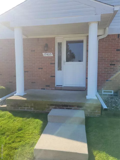 17405 Raleigh Square Dr #76, Southgate, MI 48195