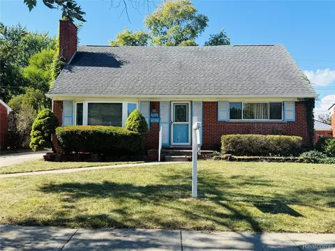 7505 Donna St, Westland, MI 48185