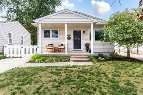 13410 Longtin St, Southgate, MI 48195