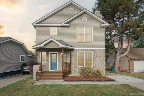 23785 Schroeder Ave, Eastpointe, MI 48021