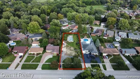 17517 W Outer Dr, Dearborn Heights, MI 48127