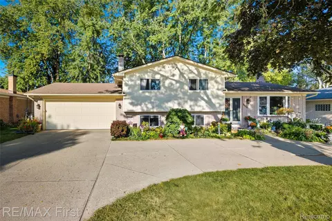 35249 Wagner Dr, Clinton Township, MI 48035