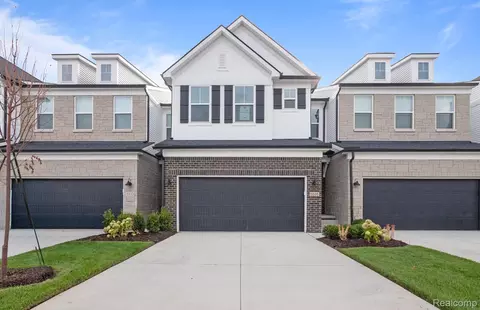 5535 E Spaniel Dr, Pittsfield, MI 48108
