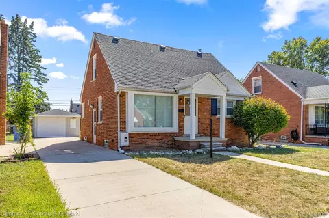 25535 W Hills Dr, Dearborn Heights, MI 48125