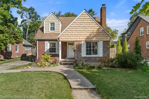 10834 Talbot Ave, Huntington Woods, MI 48070