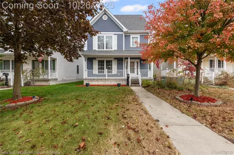 729 Oak St, Port Huron, MI 48060