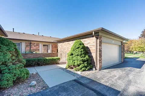 49414 Richmond Ct, Shelby Township, MI 48315