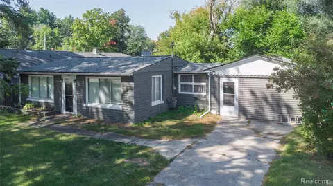 303 Chestnut St, Flushing, MI 48433