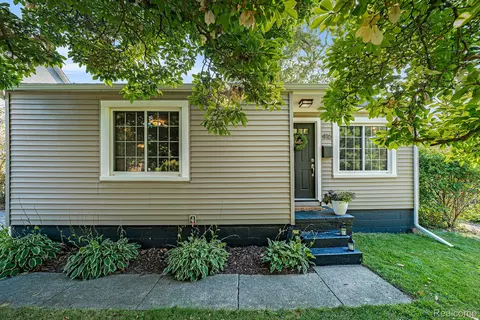 416 N Sheldon Rd, Plymouth, MI 48170