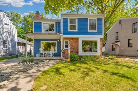 19 Maplefield Rd, Pleasant Ridge, MI 48069
