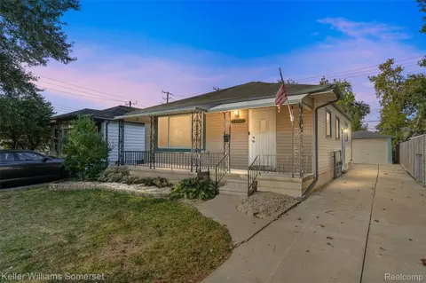24245 Tuscany Ave, Eastpointe, MI 48021