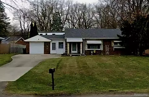 38747 Harper Ave, Clinton Township, MI 48036