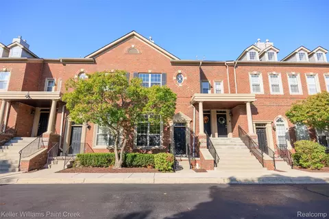29253 Glen Oaks Blvd E, Farmington Hills, MI 48334