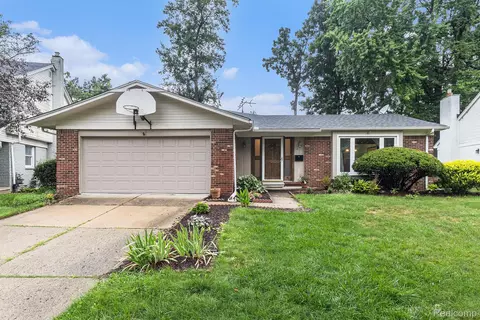 3420 Sussex Ct, Ann Arbor, MI 48108