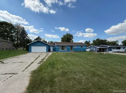 2470 Tandy Dr, Flint, MI 48532