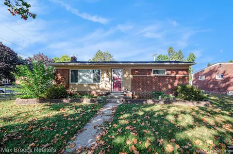 22811 N Brookside Dr, Dearborn Heights, MI 48125